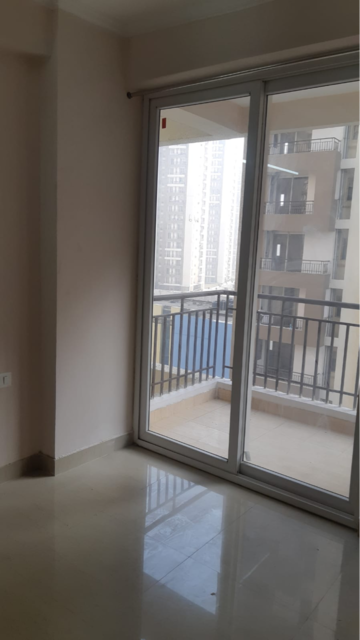 Room in 2 BHK Apartment at Amrapali Golf Homes, Haibatpur – for Rent