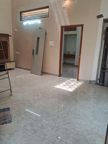 Room in 5 BHK Independent House at Porur – for Sale