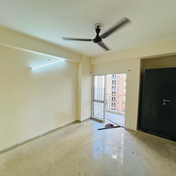 Room in 2.5 BHK Apartment at Anthem French Apartment, Bhangel – for Rent