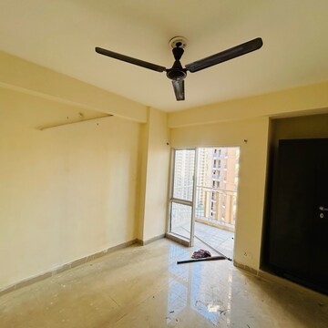 Room in 2.5 BHK Apartment at Anthem French Apartment, Bhangel – for Rent