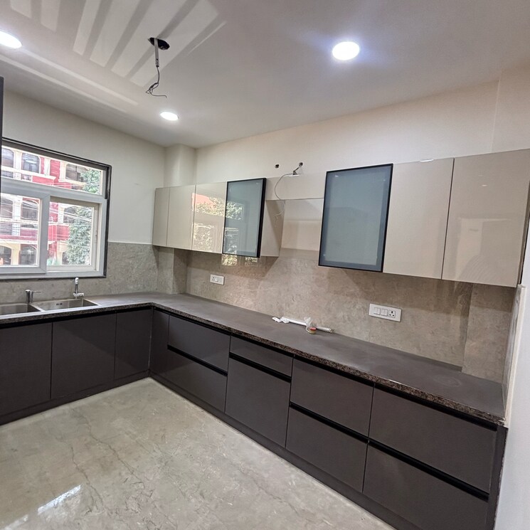 Kitchen, safdarjang enclave 3 Bedroom 1800 Sq.Ft. Builder Floor In Safdarjang Enclave Delhi 8386747