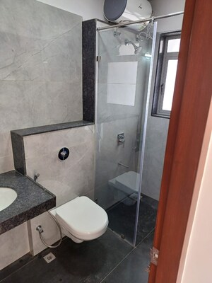 Bathroom in 3.5 BHK Apartment at Amanora Ascent Towers, Amanora Park Town – for Sale