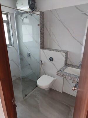 Bathroom in 3.5 BHK Apartment at Amanora Ascent Towers, Amanora Park Town – for Sale