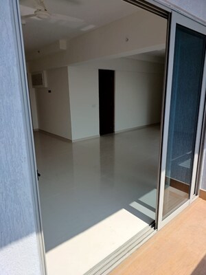 Room in 3.5 BHK Apartment at Amanora Ascent Towers, Amanora Park Town – for Sale