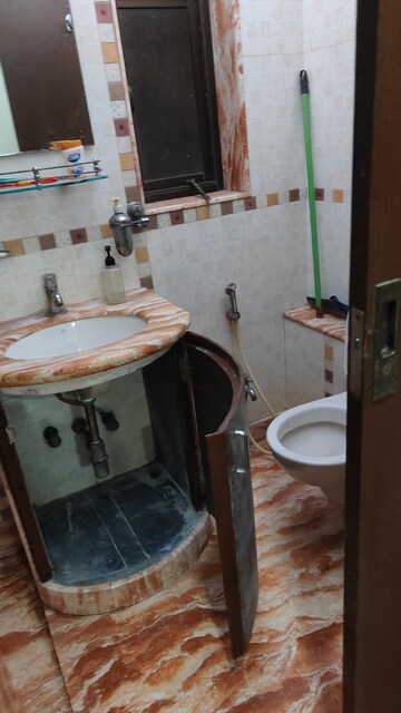 Master Bedroom in 3 BHK Apartment at Brooklyn Hill, Andheri West – for Rent