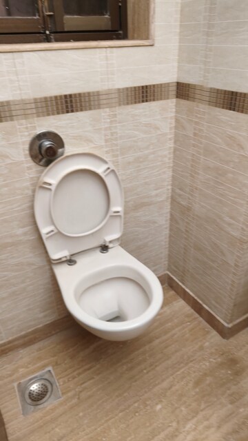 Bathroom in 3 BHK Apartment at Brooklyn Hill, Andheri West – for Rent
