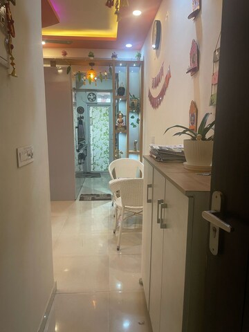 Room in 2 BHK Apartment at Signature Global The Millennia, Sector 37d – for Rent