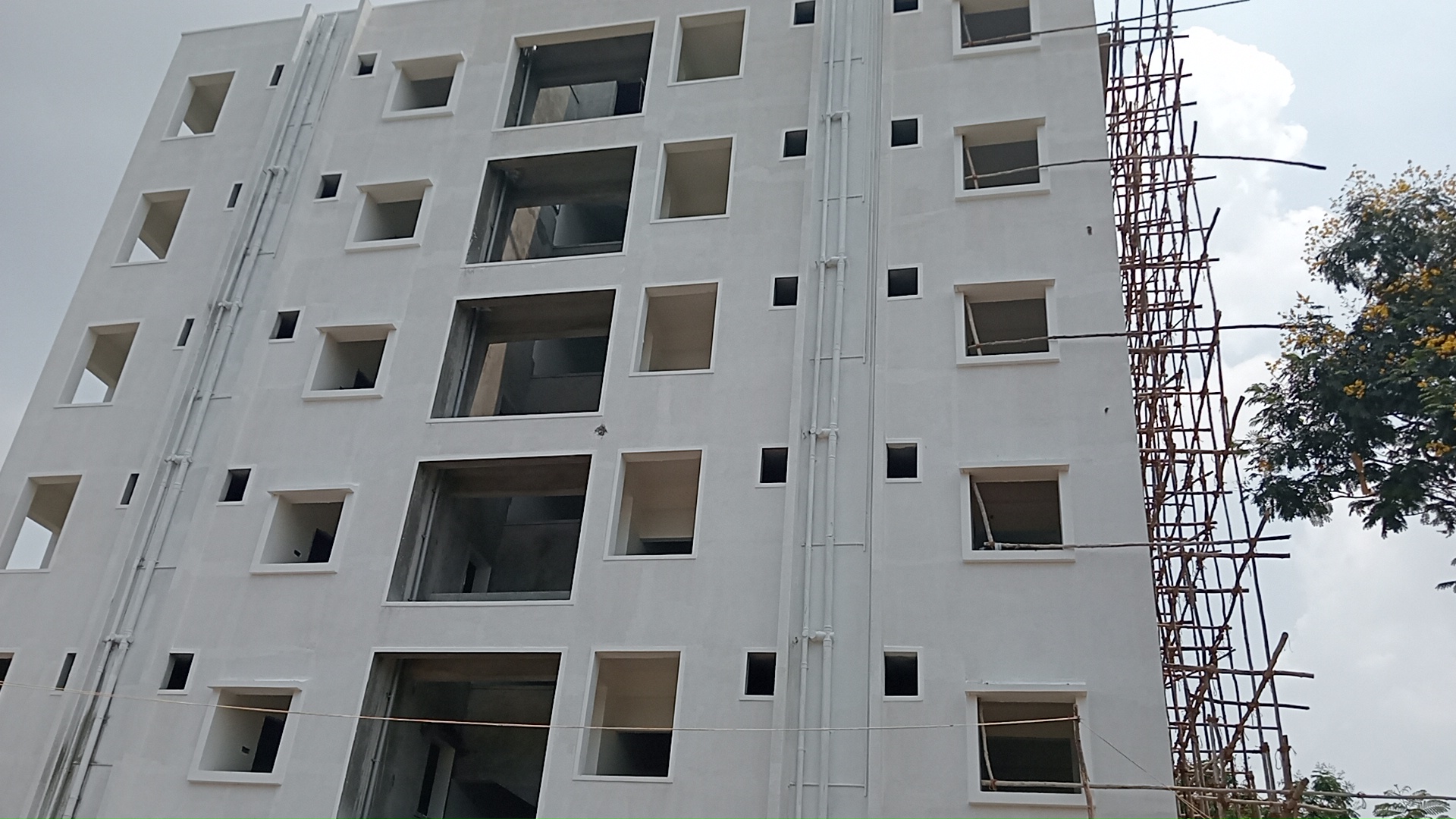 2 BHK + Pooja Room,Servant Room,Study Room,Extra Room Apartment For Sale in Lingampally 