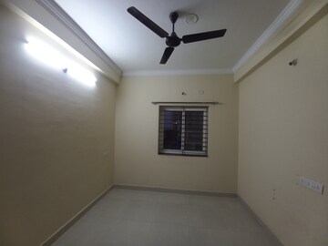 Room in 3 BHK Apartment at Kondapur – for Rent