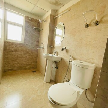 Bathroom in 3.5 BHK Apartment at Amrapali Terrace Homes, Tech Zone 4 Greater Noida – for Rent