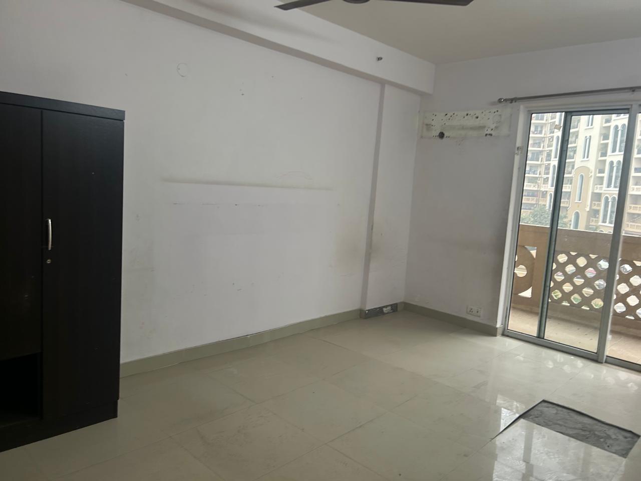 3 BHK + Servant Room Apartment For Sale in Ambience Creacions