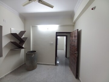 Room in 3 BHK Apartment at Kondapur – for Rent