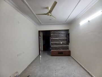 Room in 3 BHK Apartment at Kondapur – for Rent