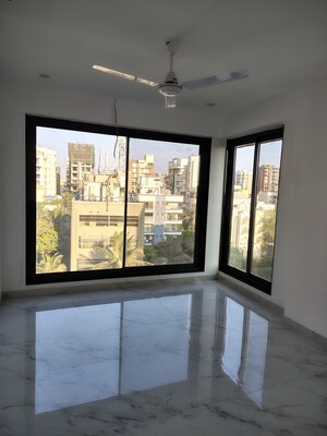 Bedroom in 2.5 BHK Apartment at DLH Dawn, Santacruz West – for Sale