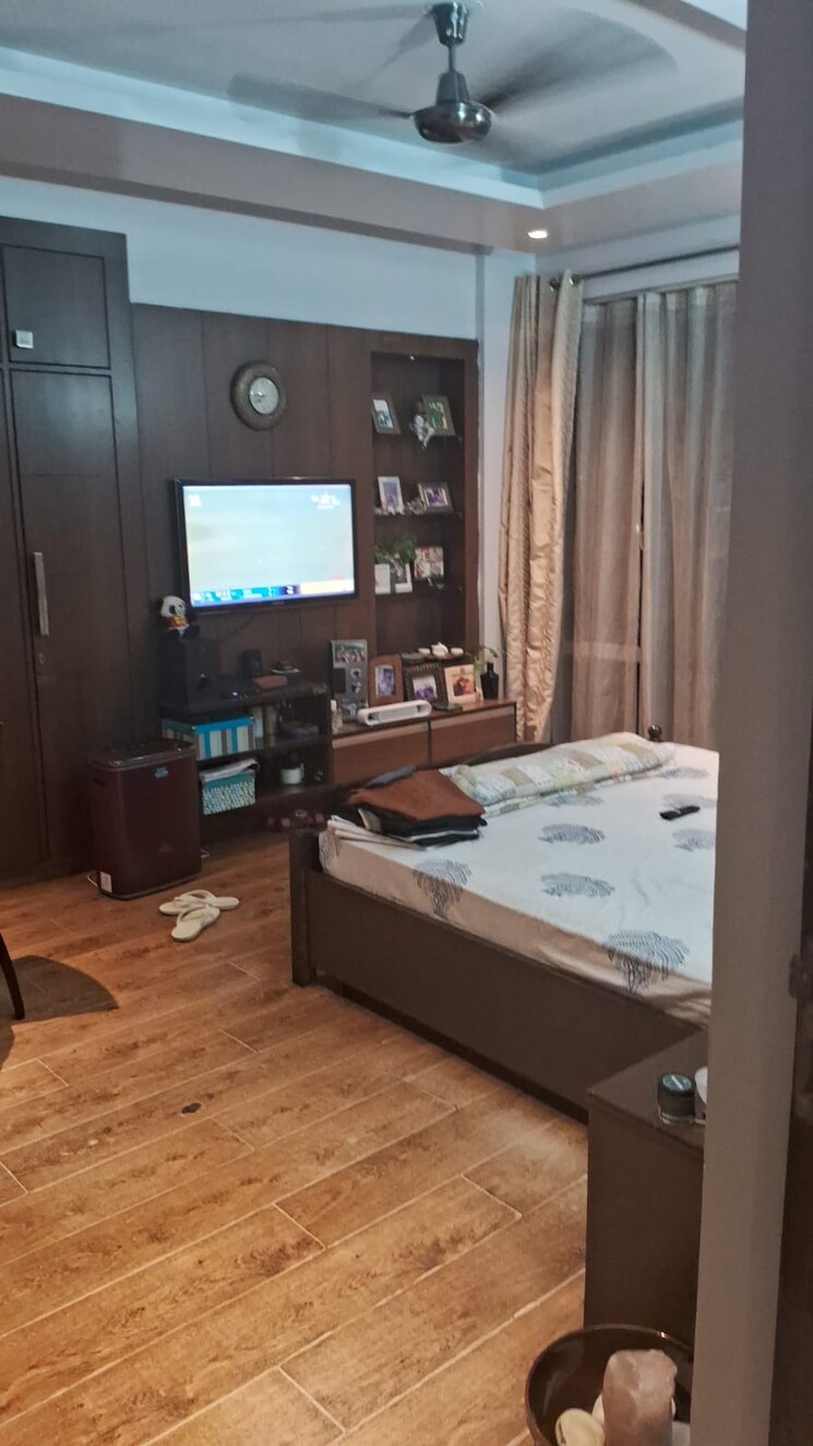 Living Room, shiv-shankar-society 3 Bedroom 2400 Sq.Ft. Apartment In Sector 51 Gurgaon 8386963