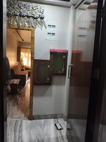  2 BHK Apartment at Vaibhav Apartment Prabhadevi, Prabhadevi – for Rent