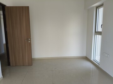 Room in 2 BHK Apartment at Runwal Nirvana, Parel – for Rent