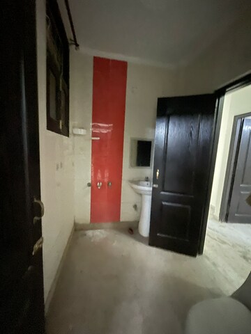 Living Room in 3 BHK Builder Floor at Sector 43 – for Rent