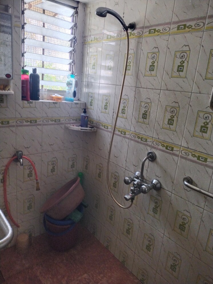 Bathroom, kurla east 2 Bedroom 700 Sq.Ft. Apartment In Kurla East Mumbai 8387093