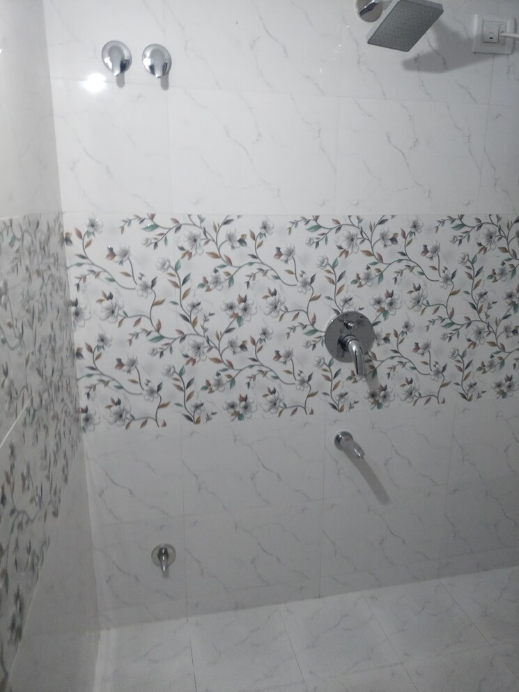 Bathroom, kurla east 2 Bedroom 700 Sq.Ft. Apartment In Kurla East Mumbai 8387093