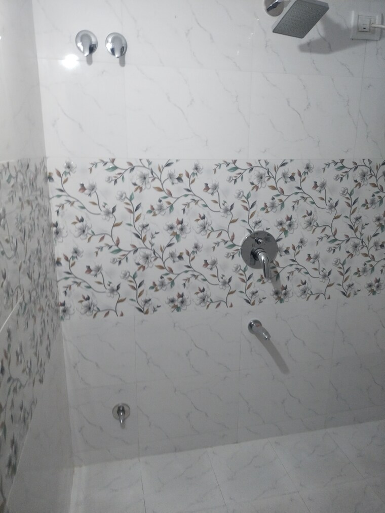 Bathroom, kurla east 2 Bedroom 700 Sq.Ft. Apartment In Kurla East Mumbai 8387093