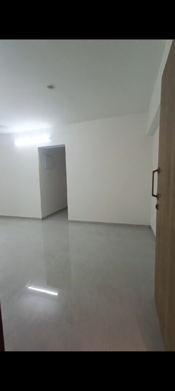 Room in 2 BHK Apartment at Nikita Apartments Vakola, Vakola – for Rent