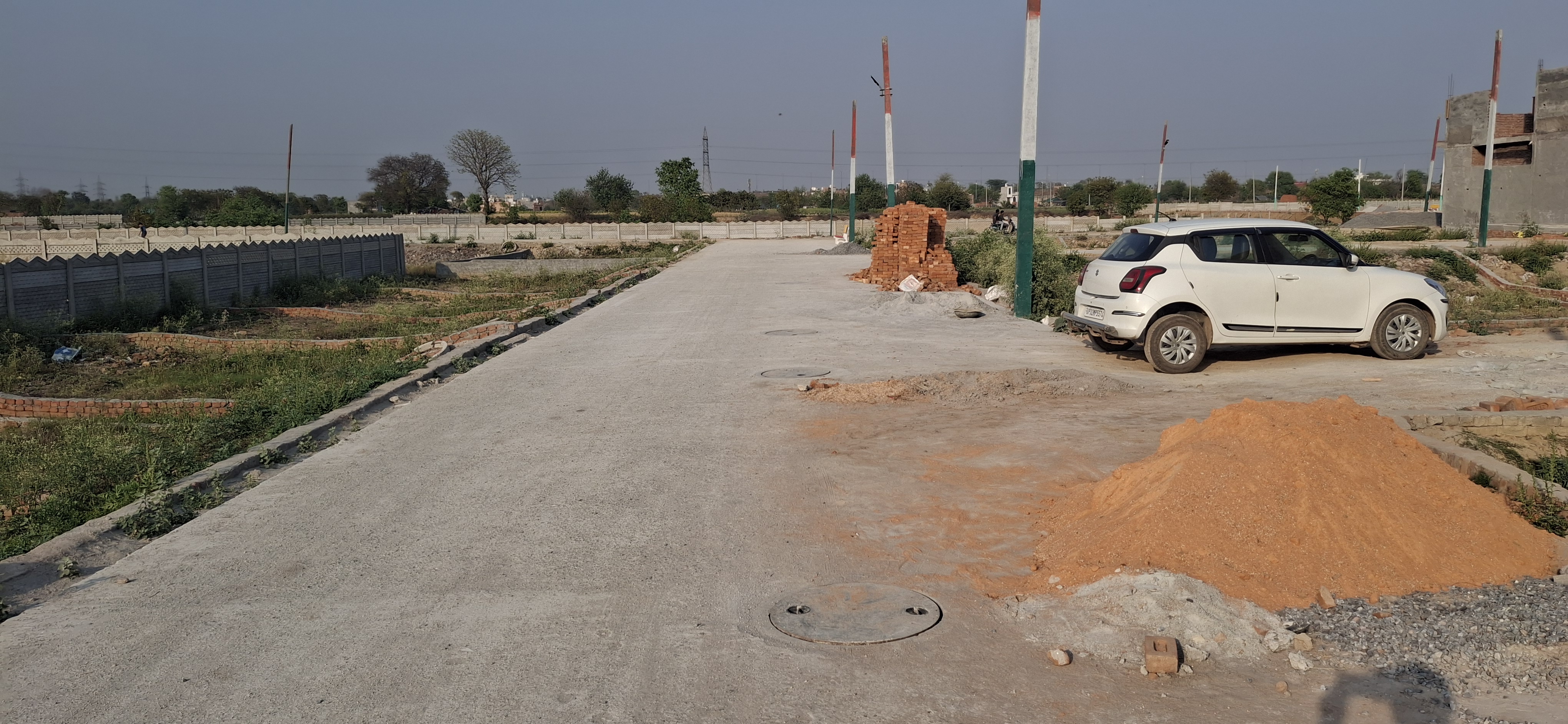 Plot For Sale in Mk Propty 