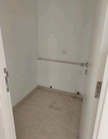 Room in 2 BHK Apartment at Hiranandani Estate Pelican, Ghodbunder Road – for Rent