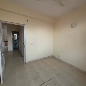 Room in 3 BHK Apartment at Tulip Orange, Sector 70 – for Sale