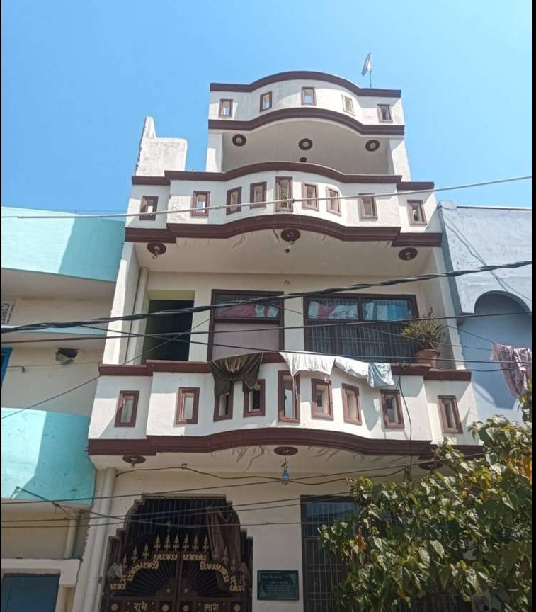 4 BHK + Pooja Room Independent House For Sale in Aliganj