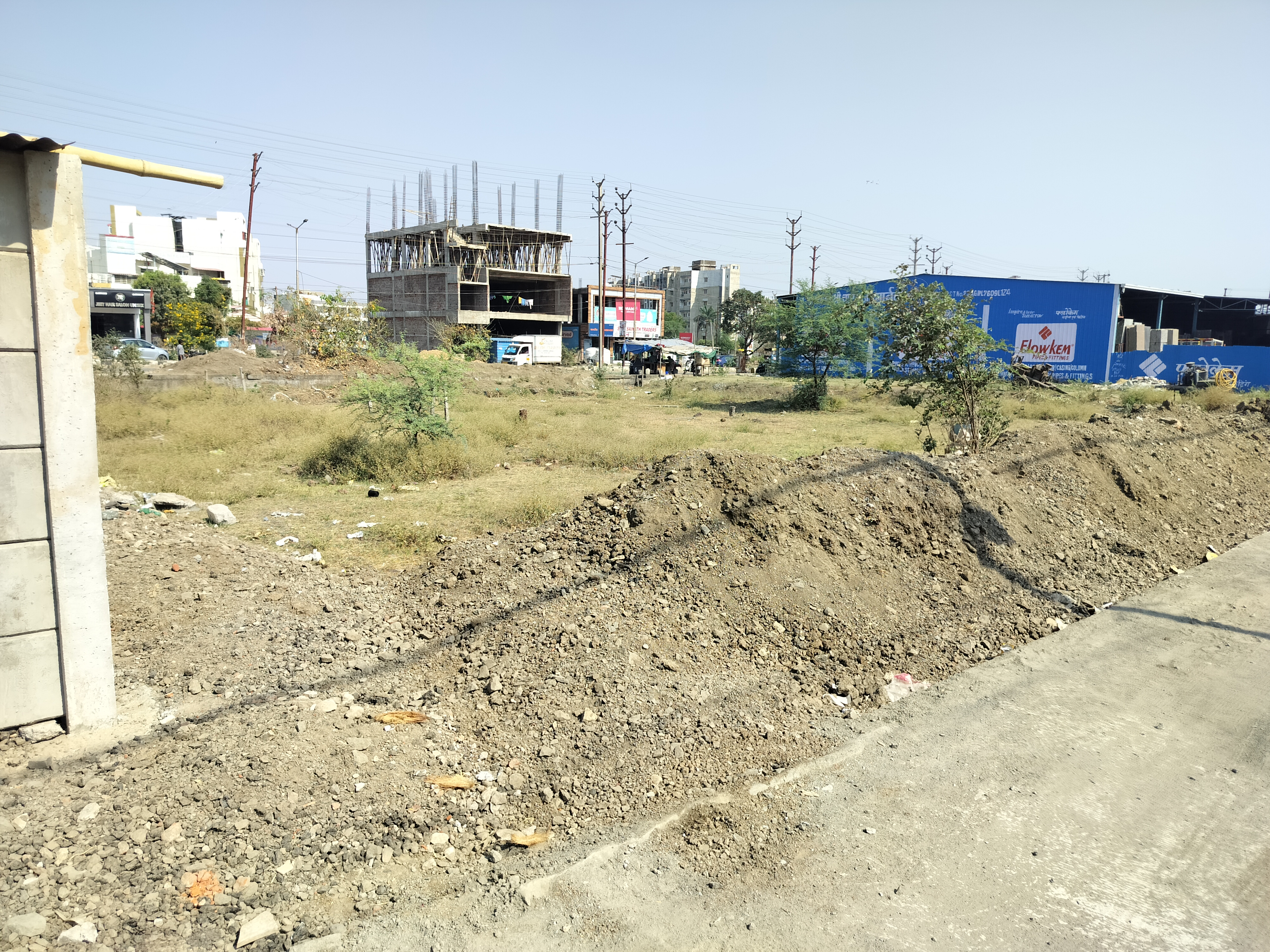 Plot For Sale in Salaiya