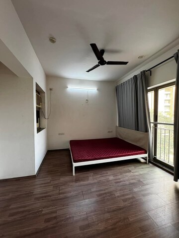 Room in 2 BHK Apartment at Lodha Splendora, Ghodbunder Road – for Rent