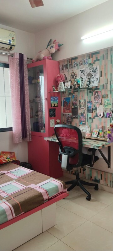 Room in 2 BHK Apartment at Bramha Majestic, Kondhwa – for Rent