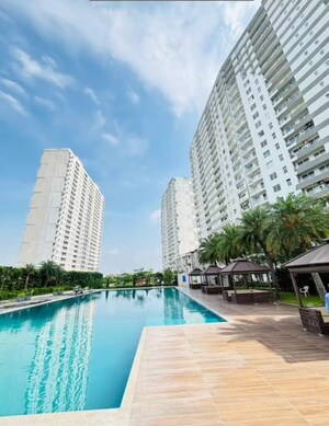 Master Bedroom in 3 BHK Apartment at Omaxe Lake, North Mullanpur – for Sale