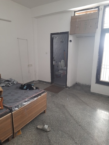 Furnished Amenities in 2 BHK Independent House at Sector 63a – for Rent