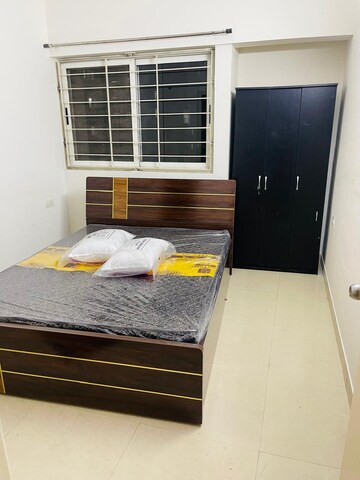 Bedroom in 2 BHK Apartment at Amanora Trendy Homes, Hadapsar – for Rent