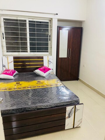 Bedroom in 2 BHK Apartment at Amanora Trendy Homes, Hadapsar – for Rent