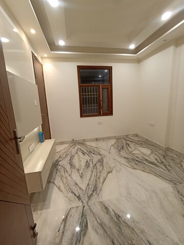Bedroom in 2.5 BHK Apartment at Paschim Vihar – for Rent