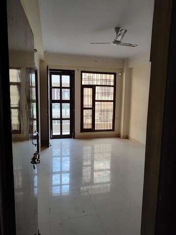 Room in 3 BHK Builder Floor at Ansal API Esencia, Sector 67 – for Rent