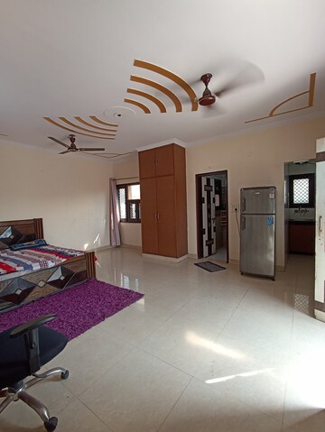 Bedroom in 1.5 BHK Apartment at Paschim Vihar – for Rent