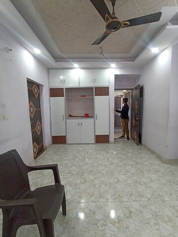 Living Room in 2.5 BHK Apartment at Paschim Vihar – for Rent