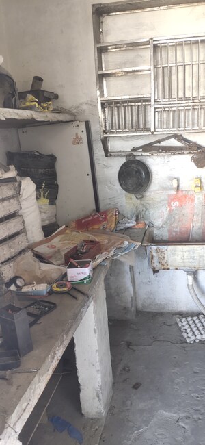 Master Bedroom in 2 BHK Independent House at Kalindi Vihar – for Sale