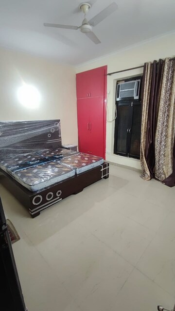 Bedroom in 3 BHK Builder Floor at Ardee City, Sector 52 – for Rent