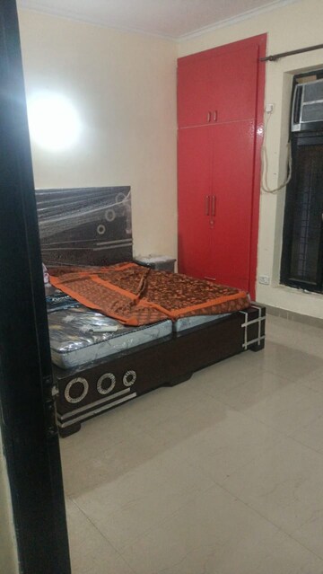Bedroom in 3 BHK Builder Floor at Ardee City, Sector 52 – for Rent