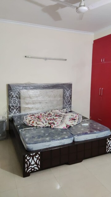 Bedroom in 3 BHK Builder Floor at Ardee City, Sector 52 – for Rent