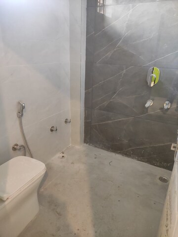 Master Bedroom in 2 BHK Builder Floor at Sahastradhara Road – for Rent