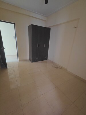 Room in 4 BHK Apartment at Gaur Saundaryam, Tech Zone 4 Greater Noida – for Sale