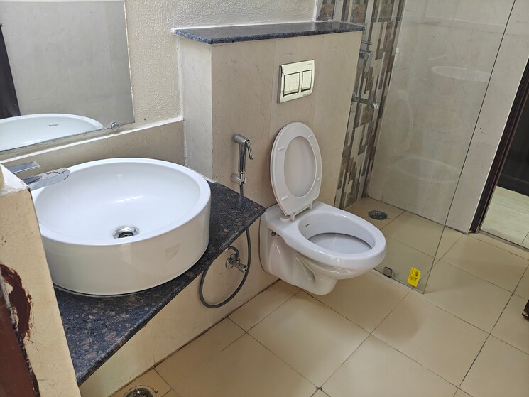 Bathroom, gaur-saundaryam 4 Bedroom 2590 Sq.Ft. Apartment In Tech Zone 4 Greater Noida Greater Noida 8387447