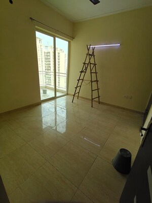 Room in 3 BHK Apartment at Gaur Saundaryam, Tech Zone 4 Greater Noida – for Sale