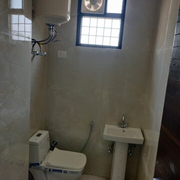 Bathroom in 1 BHK Builder Floor at Malviya Nagar – for Rent